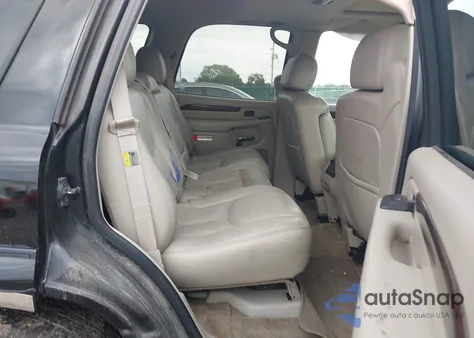 2003 Cadillac Escalade Standard z USA, uszkodzony, nr VIN 1GYEK63N33R273700